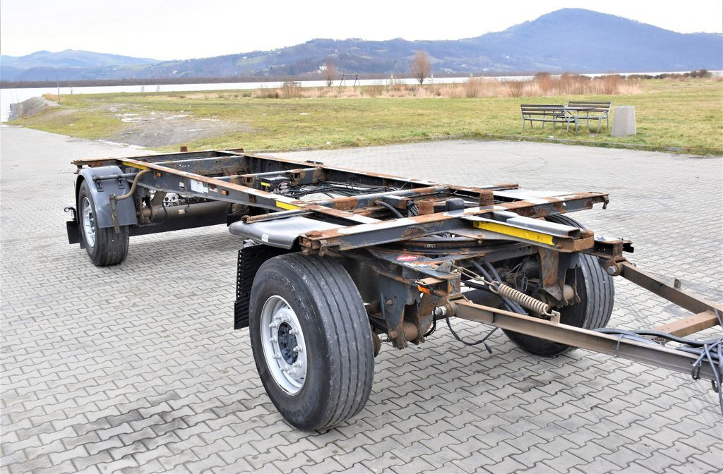 Schmitz Cargobull Anhänger 6,90m * TOPZUSTAND ! - Važiuoklės priekaba: foto 2 Schmitz Cargobull Anhänger 6,90m * TOPZUSTAND ! - Važiuoklės priekaba: foto 2