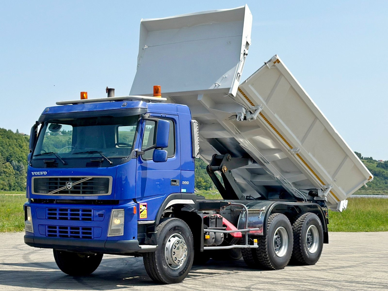Volvo FM 380 Kipper 5,20 m + BORDMATIC / 6x4 - Savivartis sunkvežimis, Sunkvežimis su kranu: foto 3 Volvo FM 380 Kipper 5,20 m + BORDMATIC / 6x4 - Savivartis sunkvežimis, Sunkvežimis su kranu: foto 3