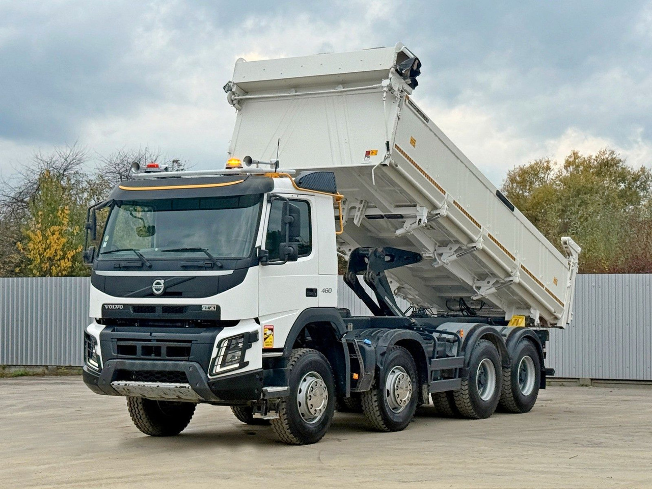 Volvo FMX 460 Kipper * BORDMATIC * 8x4 * TOPZUSTAND - Savivartis sunkvežimis: foto 4 Volvo FMX 460 Kipper * BORDMATIC * 8x4 * TOPZUSTAND - Savivartis sunkvežimis: foto 4