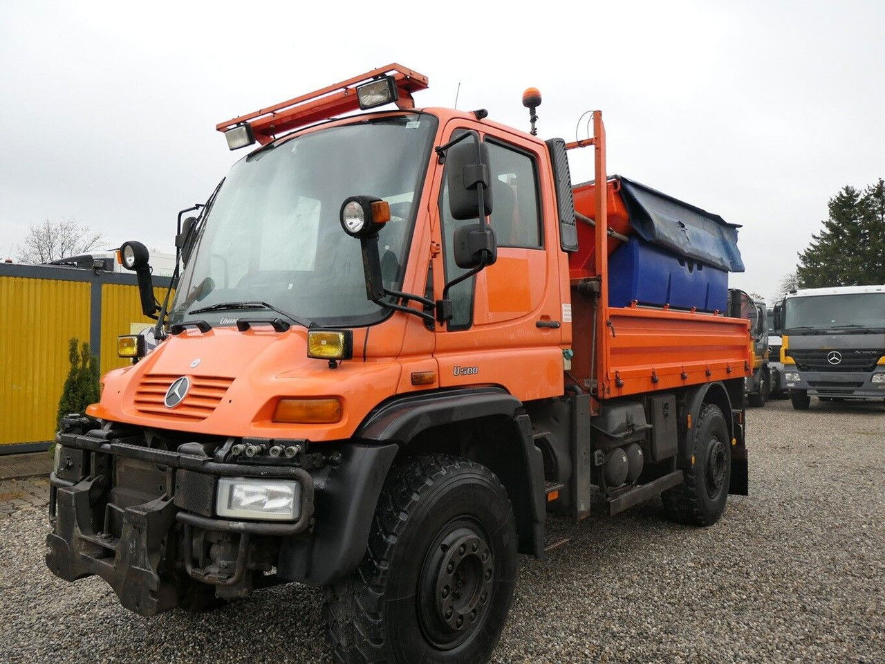 Mercedes-Benz Unimog U500 - Sniego valymo mašina: foto 1 Mercedes-Benz Unimog U500 - Sniego valymo mašina: foto 1