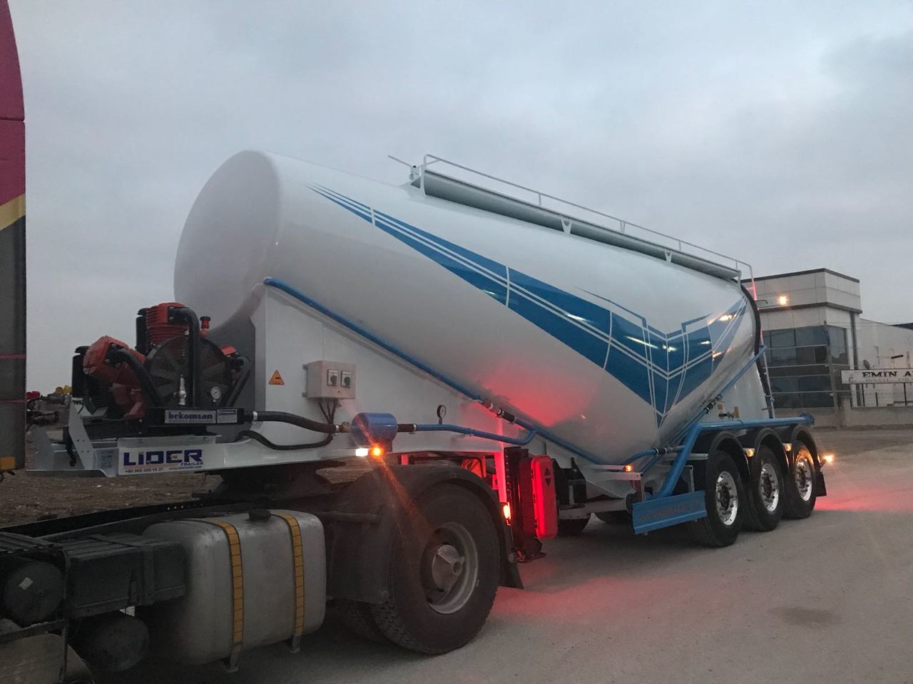 Nauja Puspriekabė cisterna pervežimui cementas LIDER 2025  MODEL NEW CEMENT TANKER: foto 8