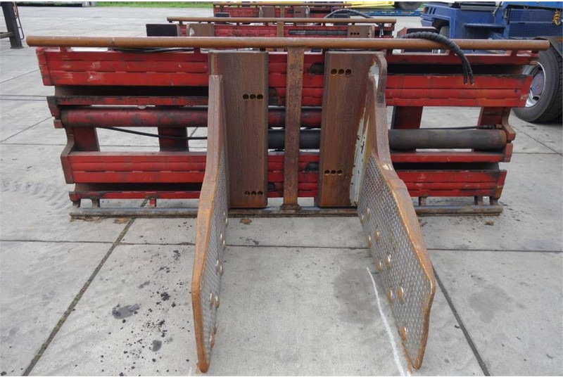 Kalmar DCG80-45ED5 - Konteinerių krautuvas: foto 1 Kalmar DCG80-45ED5 - Konteinerių krautuvas: foto 1