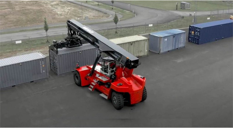 Kalmar DRU450-62S5 - Stelažų krautuvas: foto 1 Kalmar DRU450-62S5 - Stelažų krautuvas: foto 1