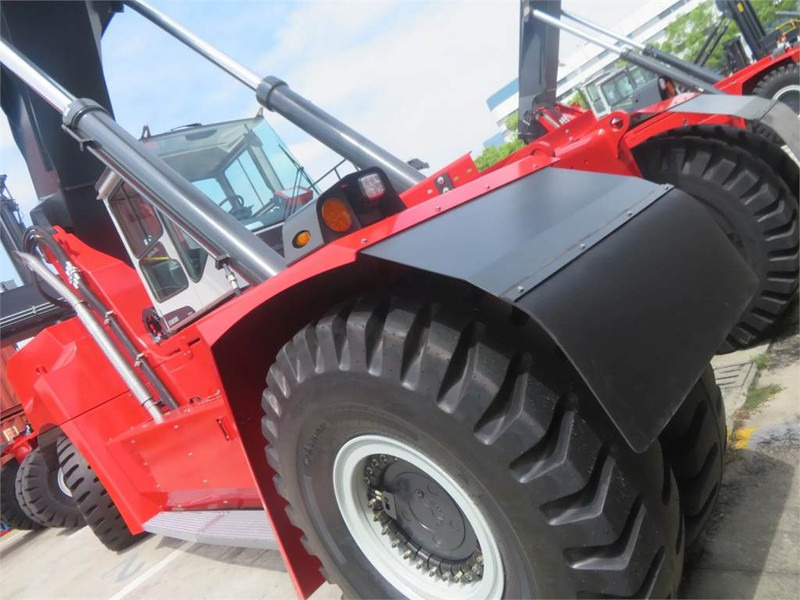 Kalmar DRU450-62S5 - Stelažų krautuvas: foto 4 Kalmar DRU450-62S5 - Stelažų krautuvas: foto 4