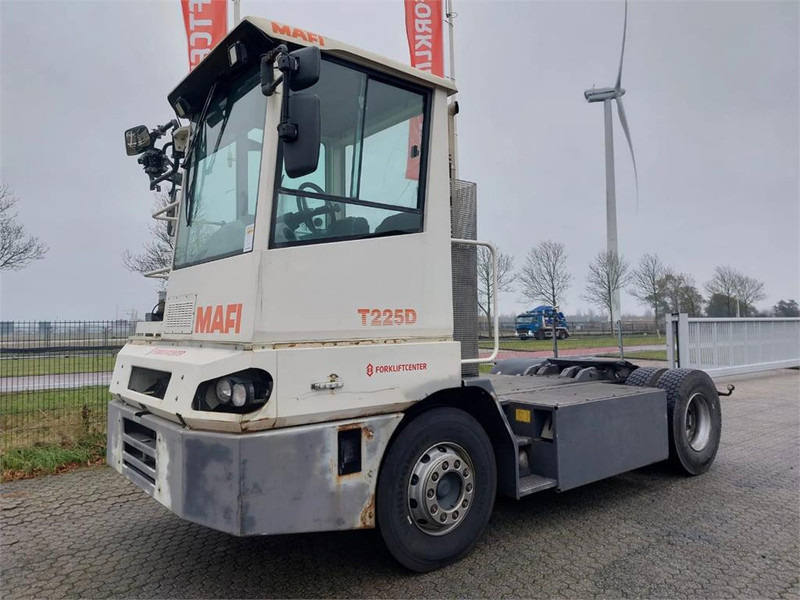 Mafi T225D - Terminalų vilkikas: foto 2 Mafi T225D - Terminalų vilkikas: foto 2