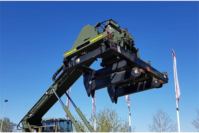 Kalmar Foldable Forks Attachment for ISO Spreaders - Padargas - Krovimo technika: foto 2 Kalmar Foldable Forks Attachment for ISO Spreaders - Padargas - Krovimo technika: foto 2