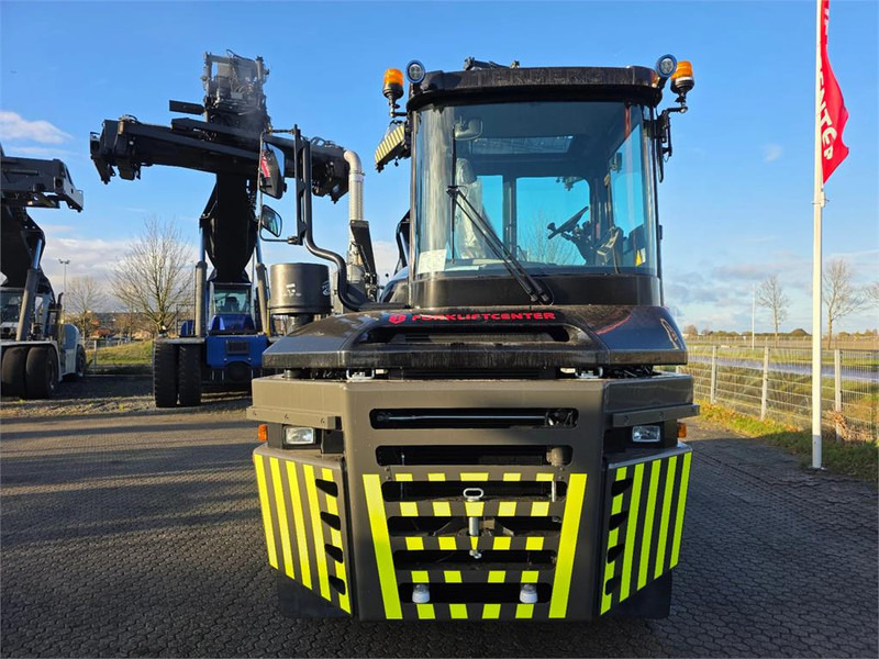 Terberg RT403 4x4 - Terminalų vilkikas: foto 5 Terberg RT403 4x4 - Terminalų vilkikas: foto 5