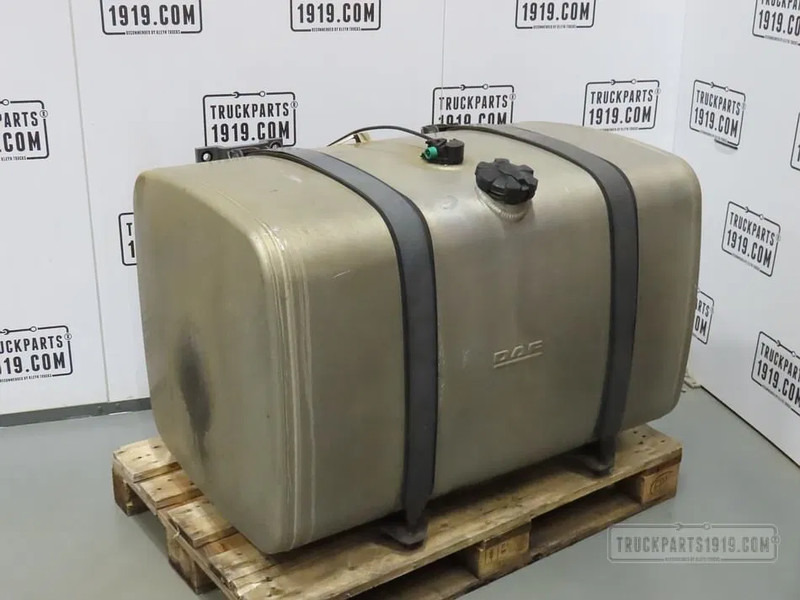 DAF 1949909 Brandstoftank + steunen 495L - Degalų bakas - Sunkvežimis: foto 1 DAF 1949909 Brandstoftank + steunen 495L - Degalų bakas - Sunkvežimis: foto 1