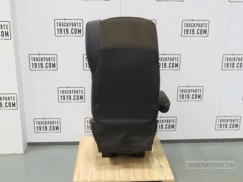 DAF 1978966 Bestuurdersstoel DAF XF 106 - Sėdynė - Sunkvežimis: foto 2 DAF 1978966 Bestuurdersstoel DAF XF 106 - Sėdynė - Sunkvežimis: foto 2