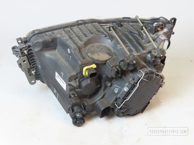 Mercedes-Benz MB A 9608201939 | Lighting Koplamp Re. MP4 - Priekinis žibintas - Sunkvežimis: foto 2 Mercedes-Benz MB A 9608201939 | Lighting Koplamp Re. MP4 - Priekinis žibintas - Sunkvežimis: foto 2