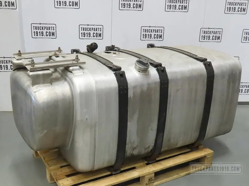 Scania 2532047 Brandstoftank + steunen 710L - Degalų bakas - Sunkvežimis: foto 1 Scania 2532047 Brandstoftank + steunen 710L - Degalų bakas - Sunkvežimis: foto 1