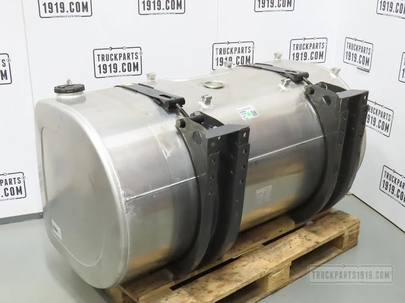 Volvo 21335679 Brandstoftank + steunen 550L - Degalų bakas - Sunkvežimis: foto 2 Volvo 21335679 Brandstoftank + steunen 550L - Degalų bakas - Sunkvežimis: foto 2