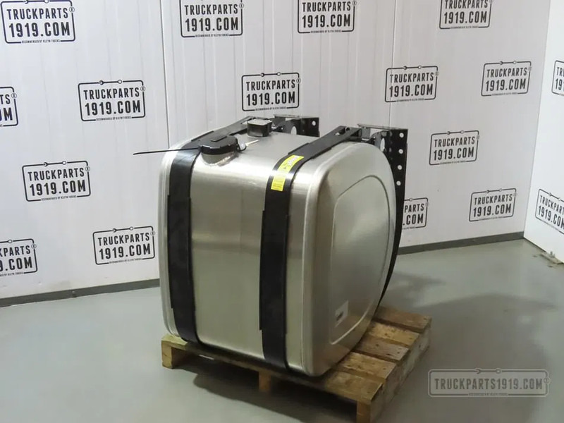 Volvo 21516442 Brandstoftank + steunen 240L - Degalų bakas - Sunkvežimis: foto 1 Volvo 21516442 Brandstoftank + steunen 240L - Degalų bakas - Sunkvežimis: foto 1