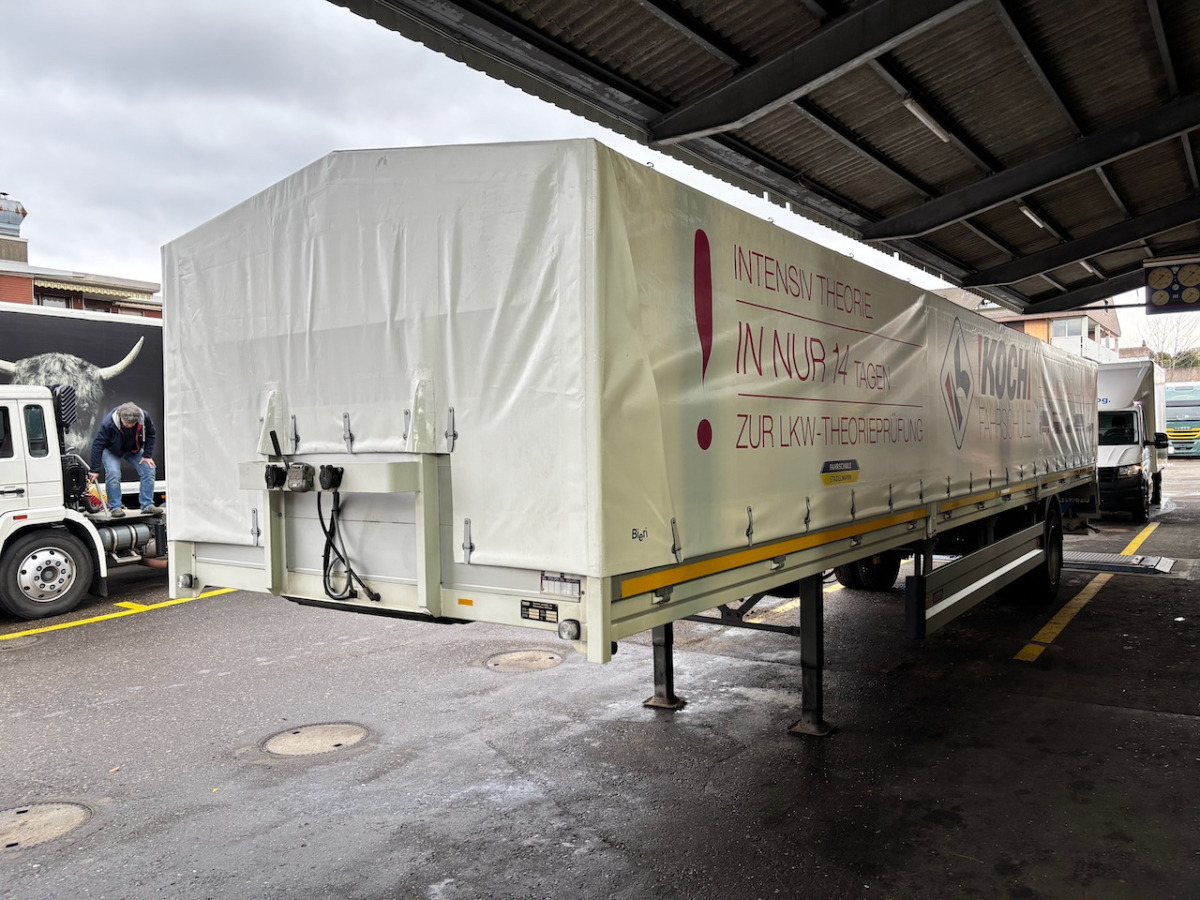 ANDRES SA 9000 - Tentinė puspriekabė: foto 4 ANDRES SA 9000 - Tentinė puspriekabė: foto 4