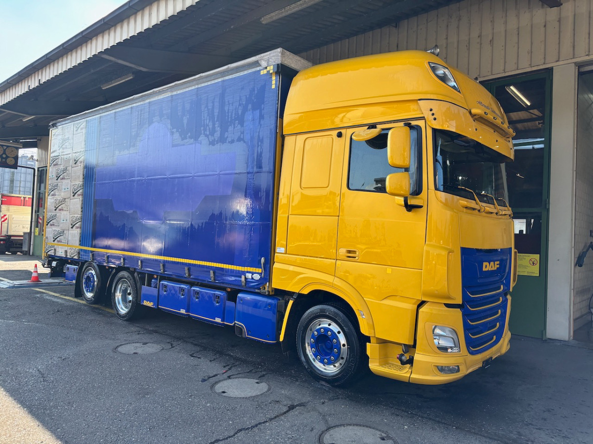 DAF FAN XF 530 LD Jumbo - Tentinis sunkvežimis: foto 1 DAF FAN XF 530 LD Jumbo - Tentinis sunkvežimis: foto 1