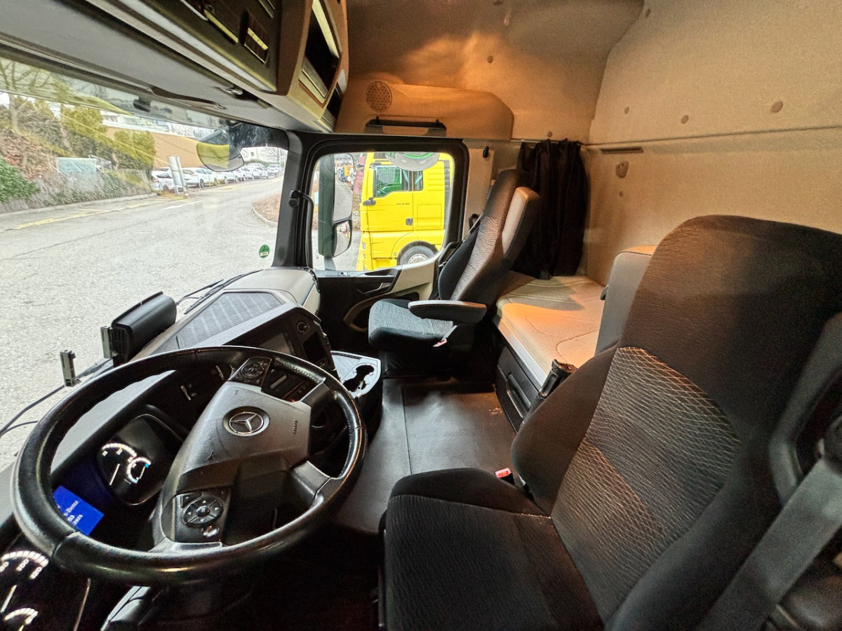 MERCEDES 2543 6x2 - Konteineris-vežimus/ Sukeisti kūną sunkvežimis: foto 4 MERCEDES 2543 6x2 - Konteineris-vežimus/ Sukeisti kūną sunkvežimis: foto 4