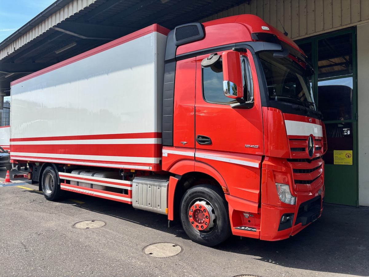 MERCEDES Actros 1848 - Furgonas sunkvežimis: foto 1 MERCEDES Actros 1848 - Furgonas sunkvežimis: foto 1