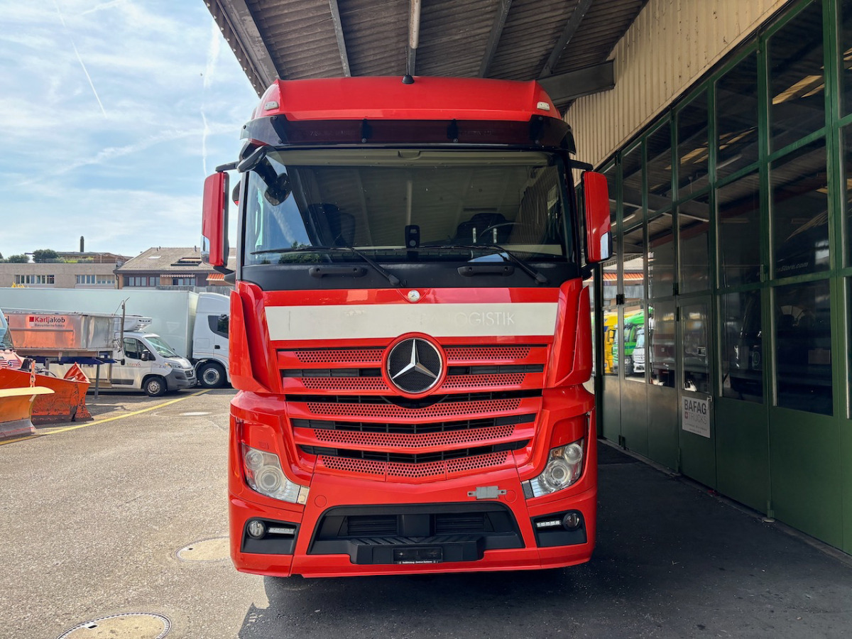 MERCEDES Actros 1848 - Furgonas sunkvežimis: foto 3 MERCEDES Actros 1848 - Furgonas sunkvežimis: foto 3