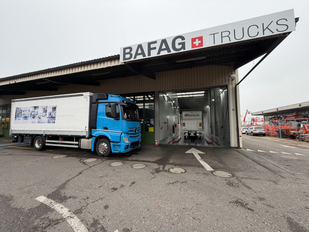 MERCEDES Mercedes Actros 1833L - Tentinis sunkvežimis: foto 2 MERCEDES Mercedes Actros 1833L - Tentinis sunkvežimis: foto 2