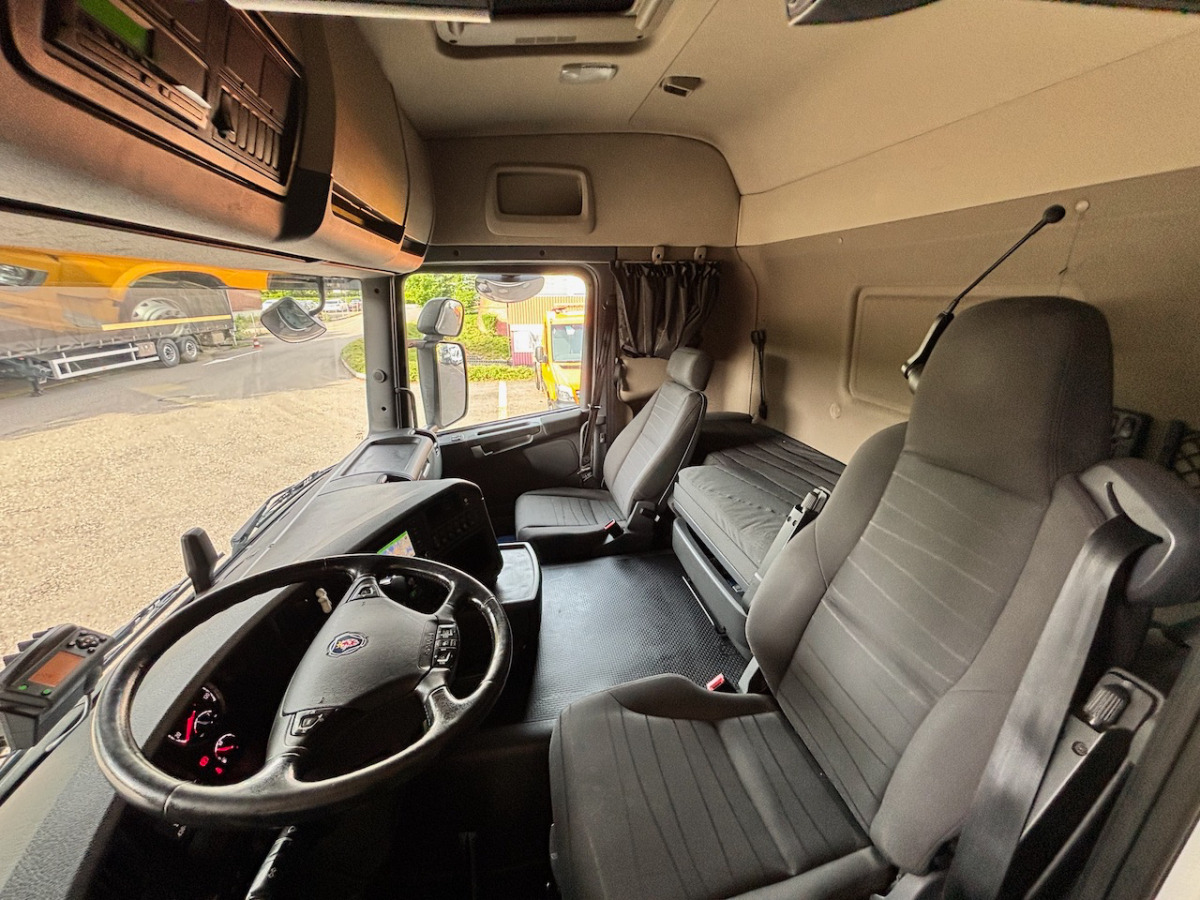 SCANIA G410 - Tentinis sunkvežimis: foto 4 SCANIA G410 - Tentinis sunkvežimis: foto 4