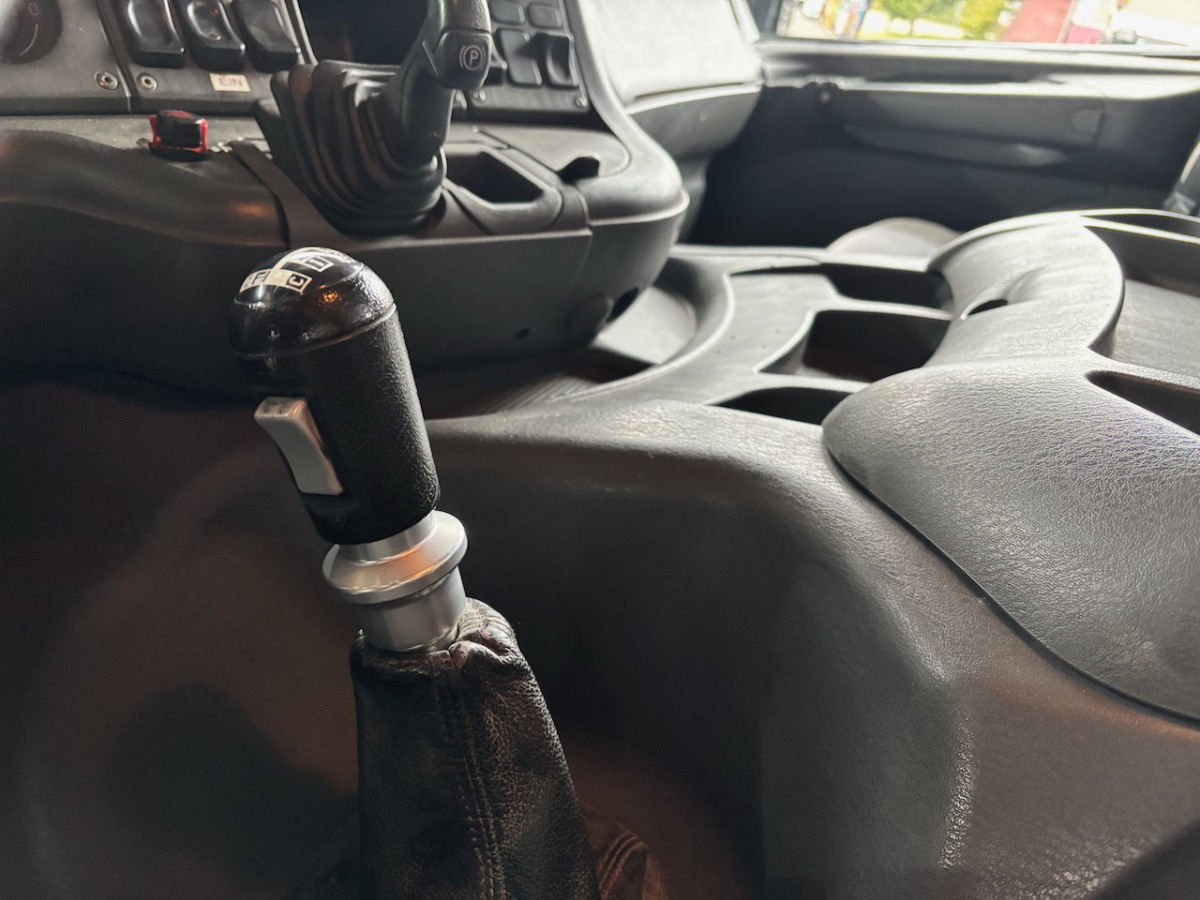 SCANIA P124CB8x4 - Betonvežis: foto 5 SCANIA P124CB8x4 - Betonvežis: foto 5