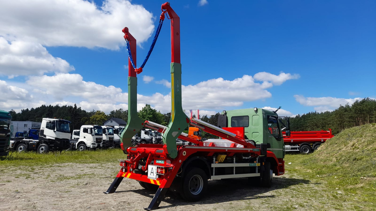 IVECO EUROCARGO ML 180E28/P - Nuožulnaus pakėlimo ant platformos sunkvežimis: foto 2 IVECO EUROCARGO ML 180E28/P - Nuožulnaus pakėlimo ant platformos sunkvežimis: foto 2