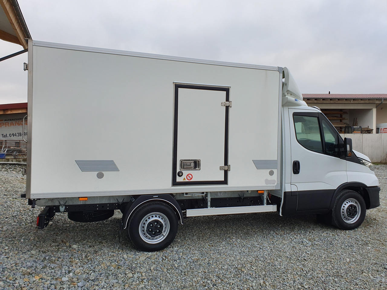 Iveco Daily 180 Tiefkühlkoffer 6PAL - Furgonas šaldytuvas: foto 3 Iveco Daily 180 Tiefkühlkoffer 6PAL - Furgonas šaldytuvas: foto 3