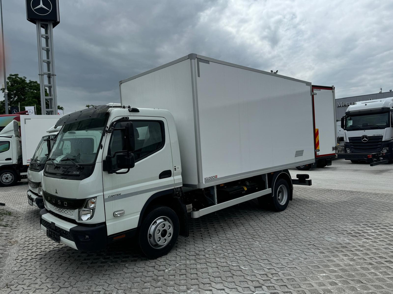 Mitsubishi Canter FUSO 70C18 Isotherm Koffer - Izoterminis sunkvežimis: foto 2 Mitsubishi Canter FUSO 70C18 Isotherm Koffer - Izoterminis sunkvežimis: foto 2