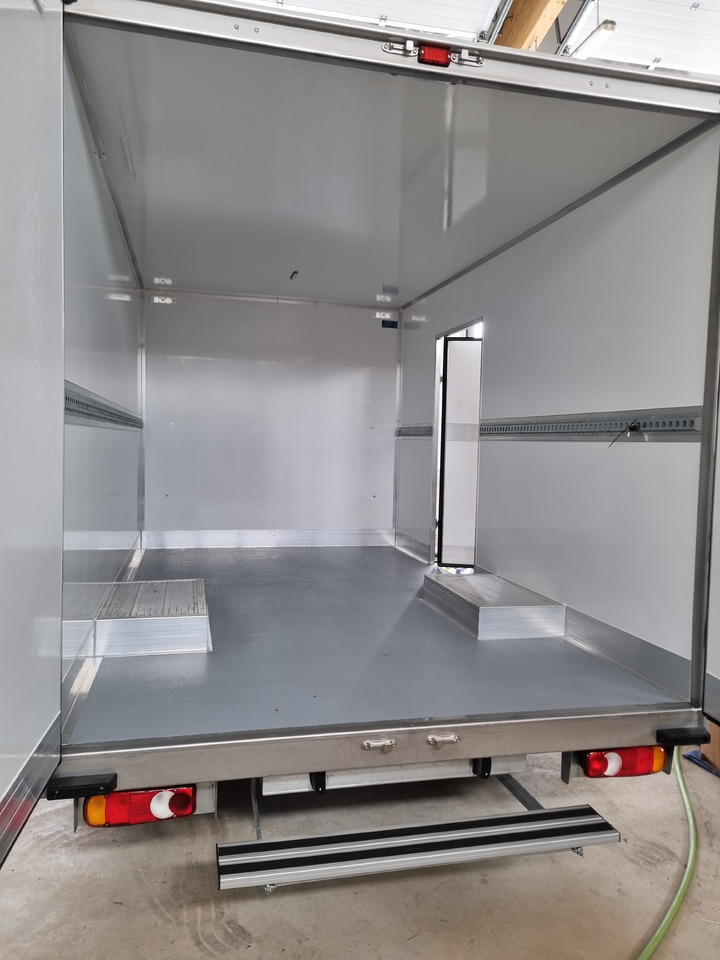 Renault Master 165 Koffer Platform Tiefrahmen - Furgonas su krovinių dėže: foto 3 Renault Master 165 Koffer Platform Tiefrahmen - Furgonas su krovinių dėže: foto 3