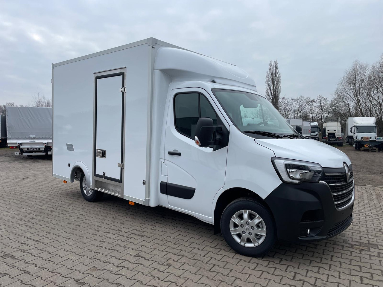 Renault Master Isolierte Koffer Platform - Furgonas su krovinių dėže: foto 1 Renault Master Isolierte Koffer Platform - Furgonas su krovinių dėže: foto 1