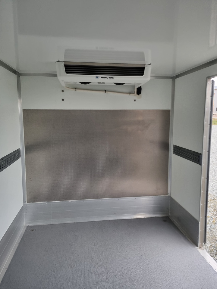 Renault Master Kühlkoffer O°/+20°C 230V Standkühlung - Furgonas šaldytuvas: foto 5 Renault Master Kühlkoffer O°/+20°C 230V Standkühlung - Furgonas šaldytuvas: foto 5