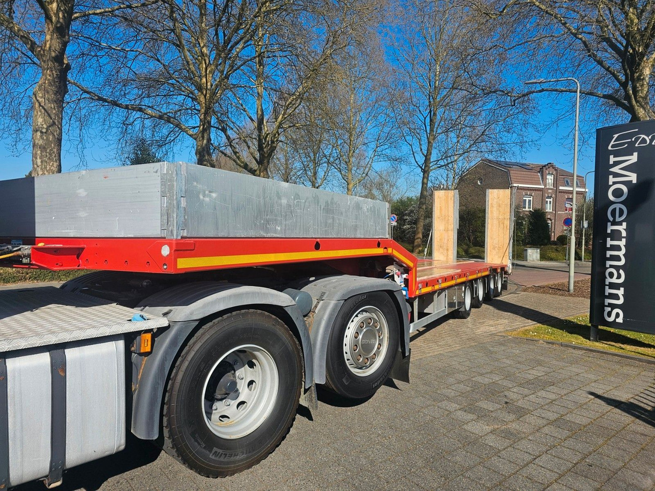 Hangler SVS-H 580 Semie Tieflader Mit Rampen - Žemo profilio platforma puspriekabė: foto 1 Hangler SVS-H 580 Semie Tieflader Mit Rampen - Žemo profilio platforma puspriekabė: foto 1