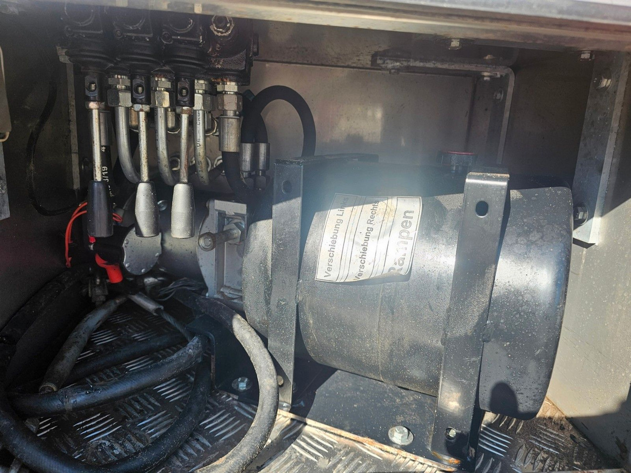 Žemo profilio platforma puspriekabė Hangler SVS-H 580 Semie Tieflader Mit Rampen: foto 17