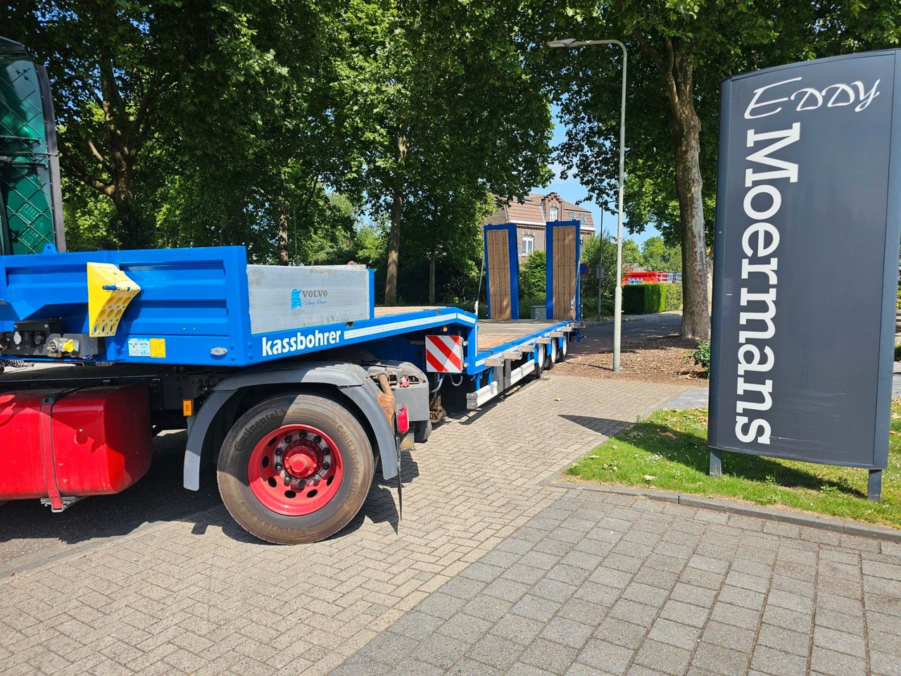 Kässbohrer LB3E Semie Tieflader Mit Rampen - Žemo profilio platforma puspriekabė: foto 1 Kässbohrer LB3E Semie Tieflader Mit Rampen - Žemo profilio platforma puspriekabė: foto 1