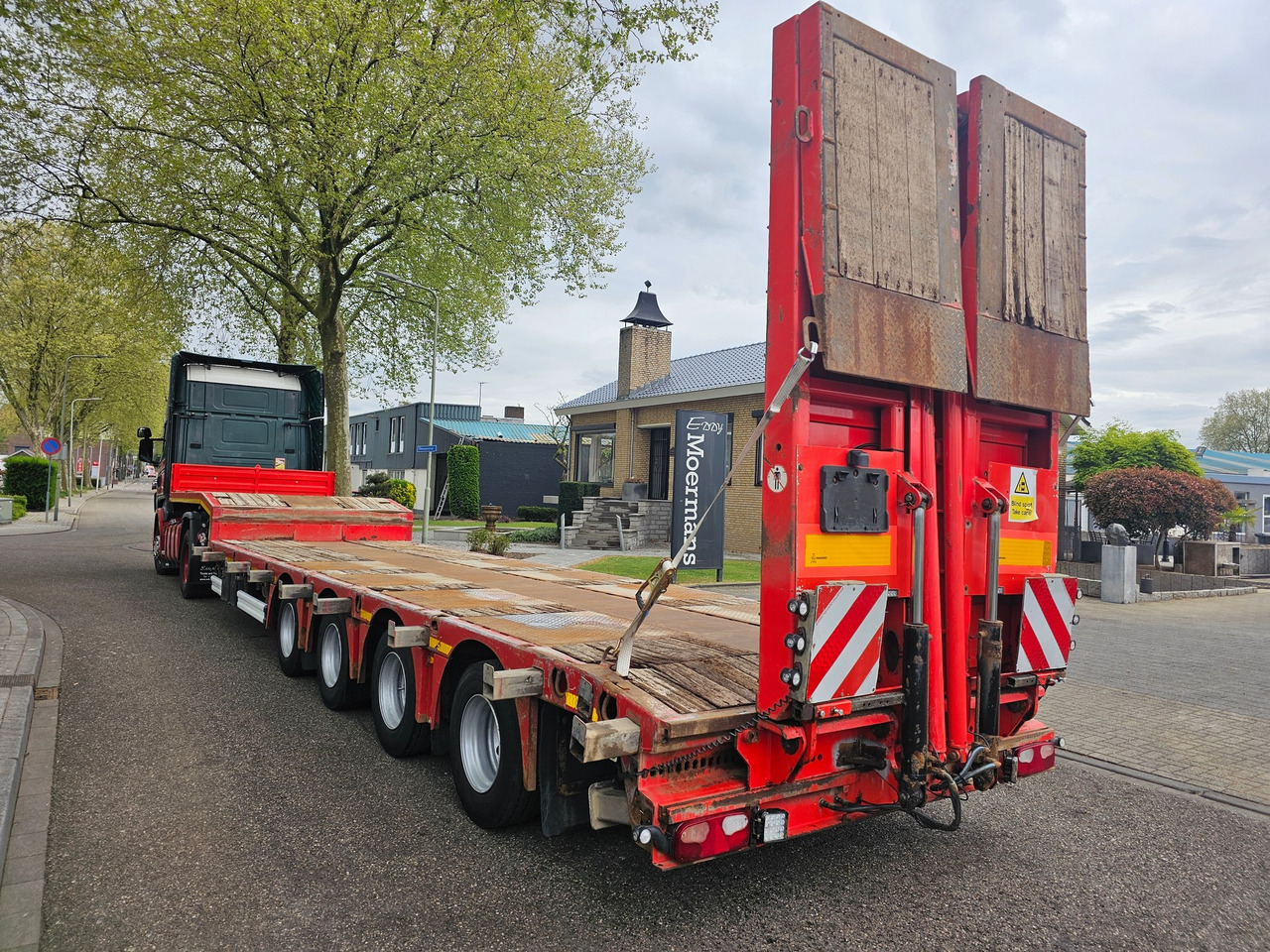 Kässbohrer LB4E With Hydraulic Flip Ramps - Žemo profilio platforma puspriekabė: foto 4 Kässbohrer LB4E With Hydraulic Flip Ramps - Žemo profilio platforma puspriekabė: foto 4