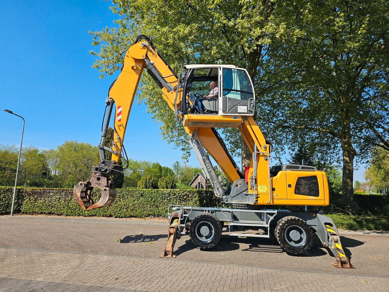 Liebherr LH 24M ( GK10 ) Mit Sortiergreifer - Ratinis ekskavatorius: foto 2 Liebherr LH 24M ( GK10 ) Mit Sortiergreifer - Ratinis ekskavatorius: foto 2