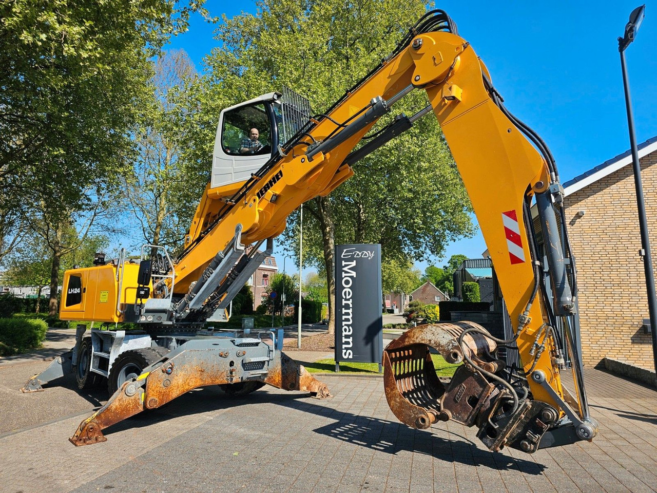 Liebherr LH 24M ( GK10 ) Mit Sortiergreifer - Ratinis ekskavatorius: foto 1 Liebherr LH 24M ( GK10 ) Mit Sortiergreifer - Ratinis ekskavatorius: foto 1
