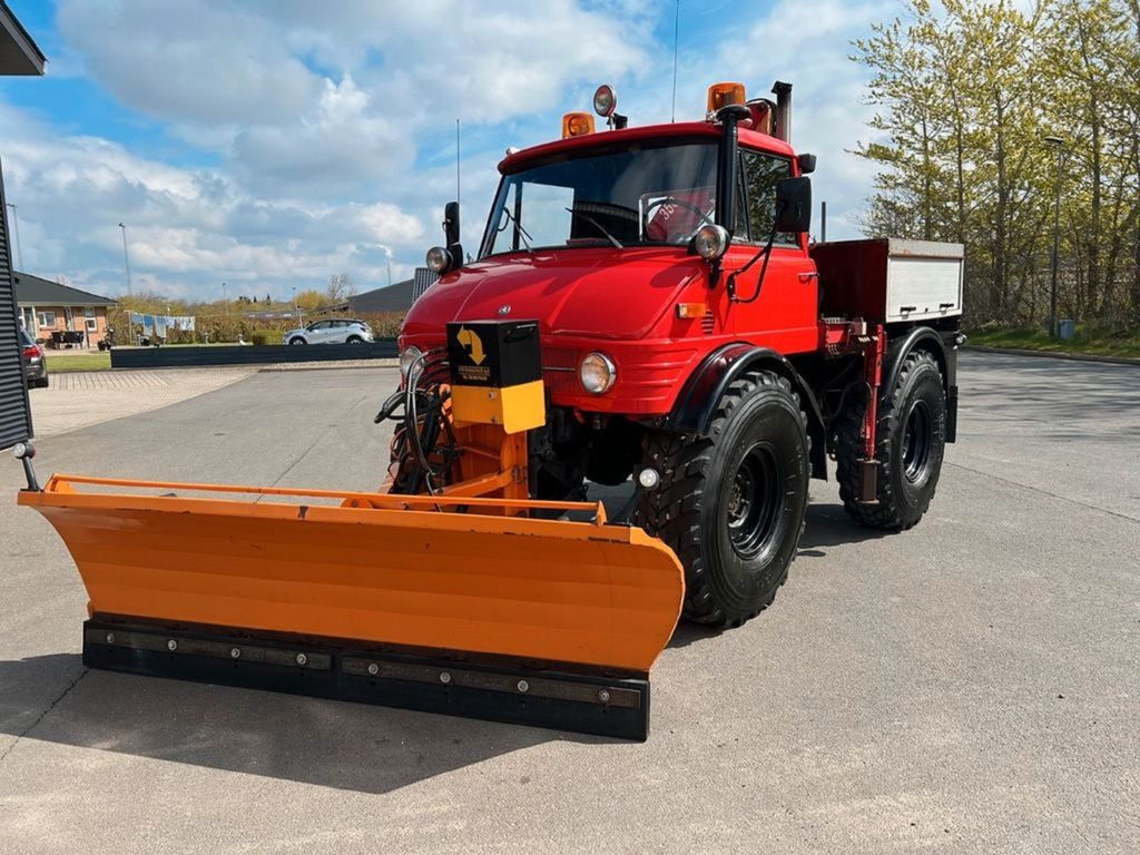 Unimog 406/U9000 4x4 - Sunkvežimis su kranu: foto 3 Unimog 406/U9000 4x4 - Sunkvežimis su kranu: foto 3
