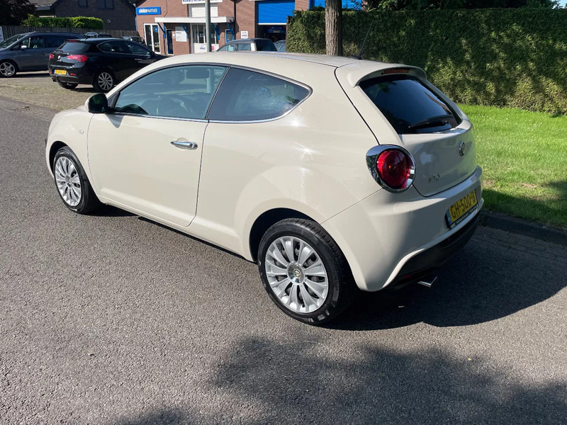 Alfa Romeo MiTo ZEER MOOI in prijs verlaagt - Hečbekas: foto 4 Alfa Romeo MiTo ZEER MOOI in prijs verlaagt - Hečbekas: foto 4