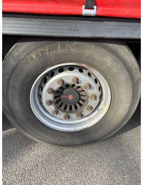 Kässbohrer Taut line XXL certificaat bij - Tentinė puspriekabė: foto 4 Kässbohrer Taut line XXL certificaat bij - Tentinė puspriekabė: foto 4