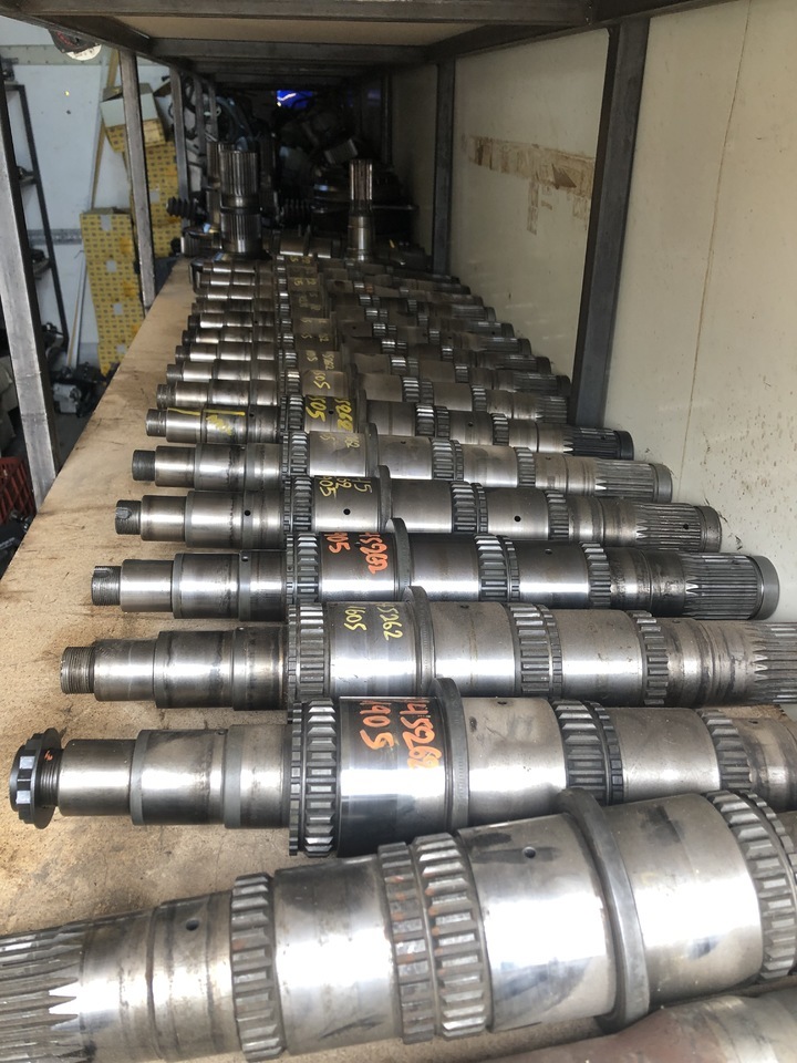 DRIVE SHAFT-MAIN SHAFT-PLANETARY CARRIER ACTROS GEARBOX G240 - Pavarų dėžė ir dalys - Sunkvežimis: foto 1 DRIVE SHAFT-MAIN SHAFT-PLANETARY CARRIER ACTROS GEARBOX G240 - Pavarų dėžė ir dalys - Sunkvežimis: foto 1