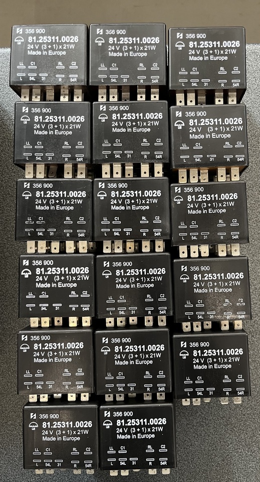 FLASHING-WIPING PULSE UNIT MAN F90,F2000 - Elektros sistema - Sunkvežimis: foto 4 FLASHING-WIPING PULSE UNIT MAN F90,F2000 - Elektros sistema - Sunkvežimis: foto 4