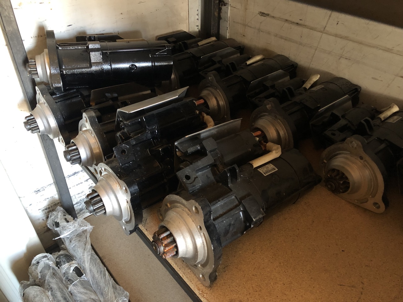 MAN STARTING MOTOR 24V MITSUBISHI - Starteris - Sunkvežimis: foto 4 MAN STARTING MOTOR 24V MITSUBISHI - Starteris - Sunkvežimis: foto 4