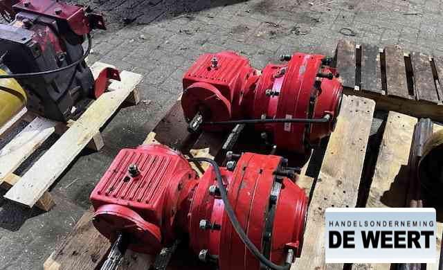 Trioliet tandwielkast , haakse aandrijving , trioliet mengwagen - Pavarų dėžė - Žemės ūkio technika: foto 2 Trioliet tandwielkast , haakse aandrijving , trioliet mengwagen - Pavarų dėžė - Žemės ūkio technika: foto 2