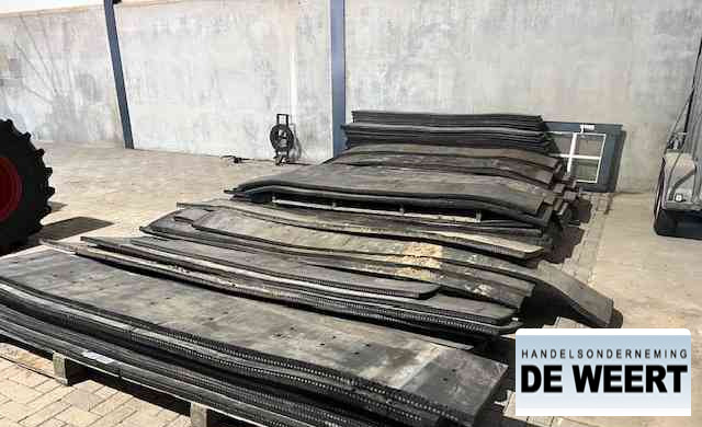 Rubber strip , slijt rubber , rubber tbv schuif - Žemės ūkio technika: foto 3 Rubber strip , slijt rubber , rubber tbv schuif - Žemės ūkio technika: foto 3