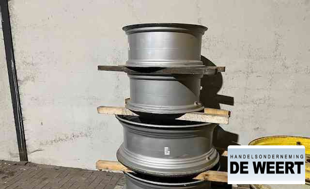 Diversen velgen 38" , voor john deere , case - Padangos ir ratlankiai - Žemės ūkio technika: foto 1 Diversen velgen 38" , voor john deere , case - Padangos ir ratlankiai - Žemės ūkio technika: foto 1