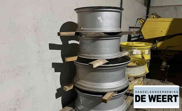 Diversen velgen 38" , voor john deere , case - Padangos ir ratlankiai - Žemės ūkio technika: foto 2 Diversen velgen 38" , voor john deere , case - Padangos ir ratlankiai - Žemės ūkio technika: foto 2