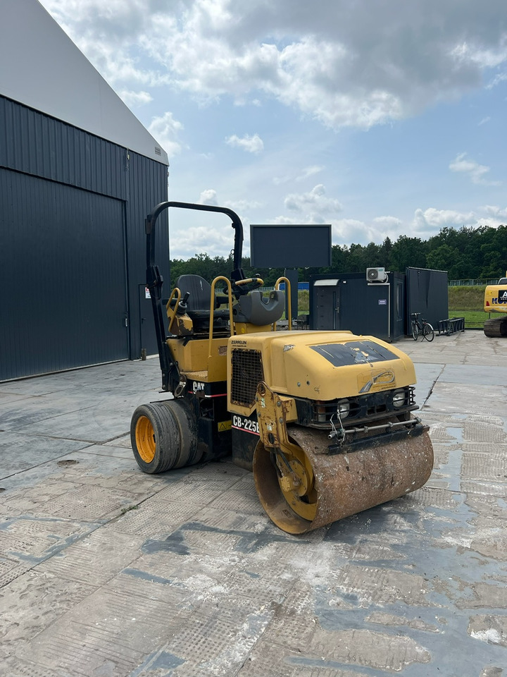 CATERPILLAR CB-225E - Volas: foto 4 CATERPILLAR CB-225E - Volas: foto 4
