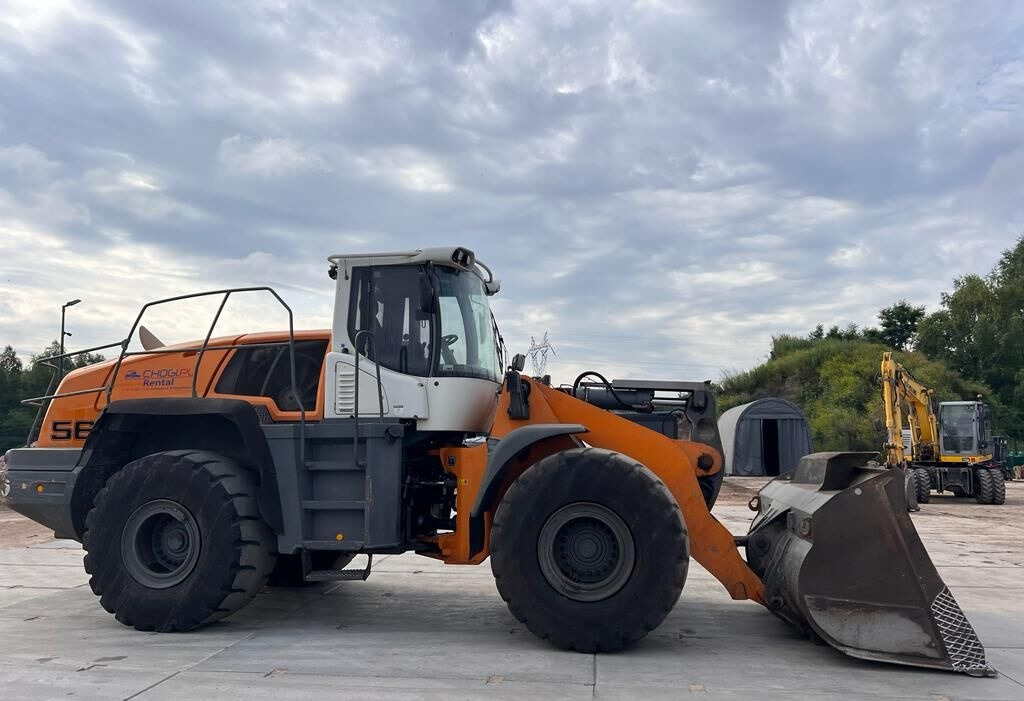 Liebherr L 566 - Ratinis krautuvas: foto 1 Liebherr L 566 - Ratinis krautuvas: foto 1