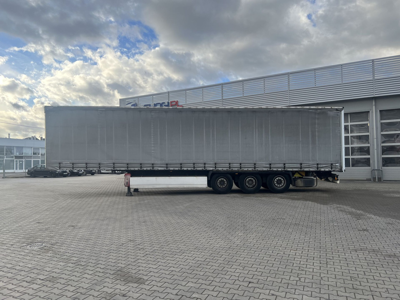 Naczepa ciężarowa KRONE - Tentinė puspriekabė: foto 2 Naczepa ciężarowa KRONE - Tentinė puspriekabė: foto 2